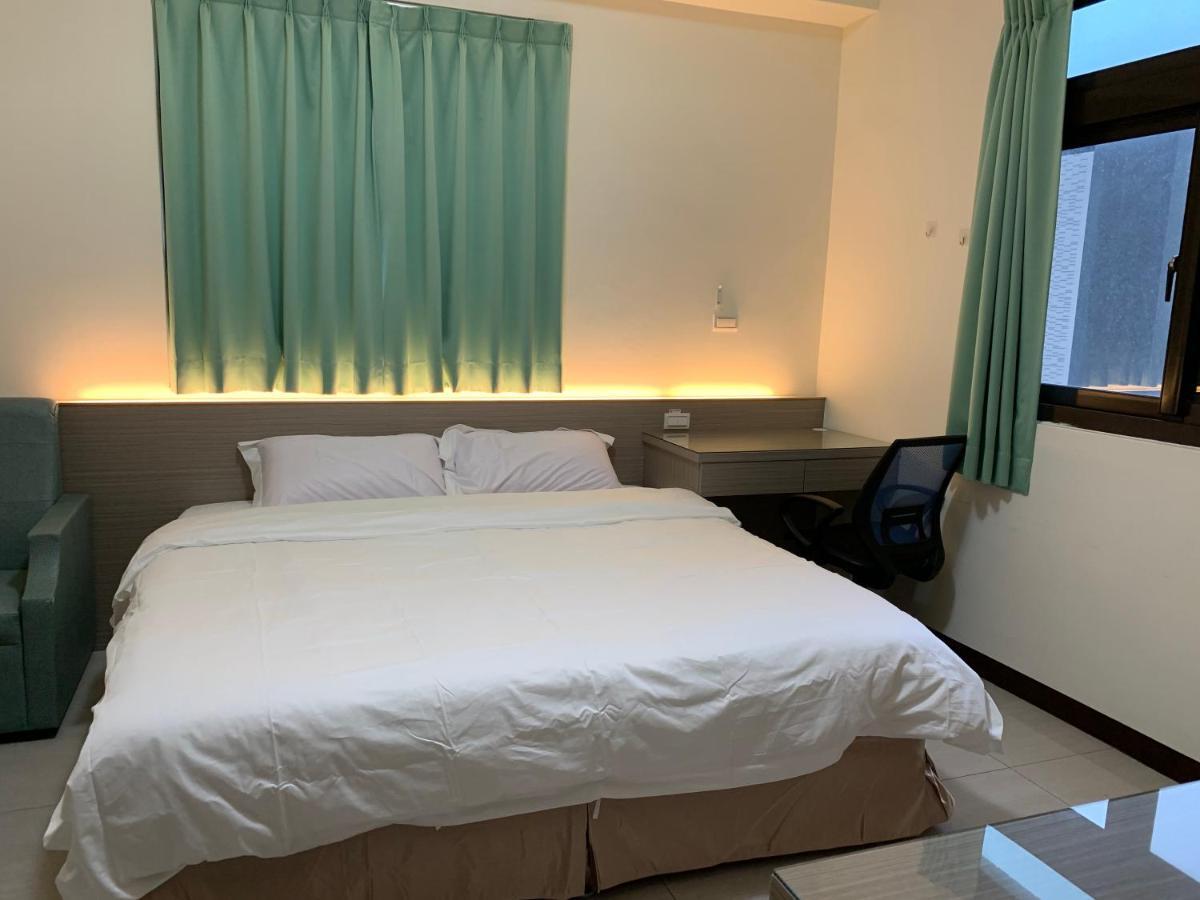 Emerald Diamond Building 1 Zhunan Екстериор снимка